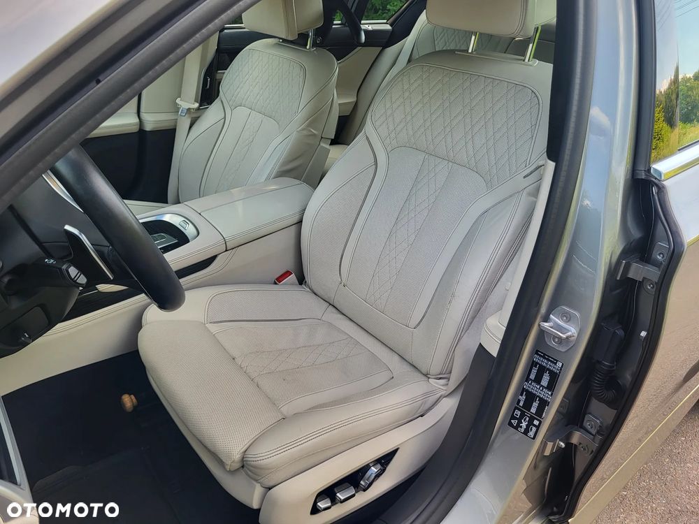 BMW Seria 7 750d xDrive sport - 11