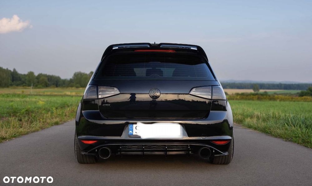 Volkswagen Golf - 3
