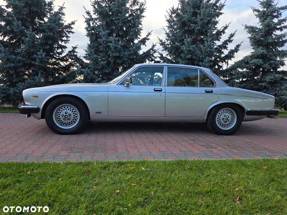 Jaguar XJ - 3