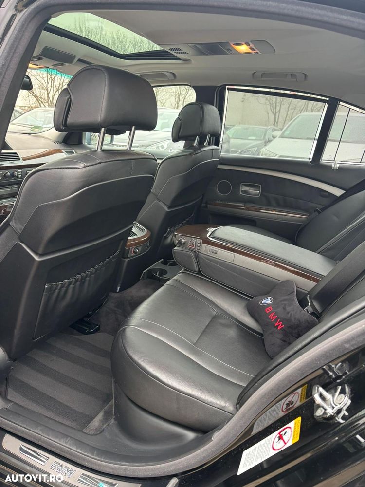 BMW Seria 7 745i - 9
