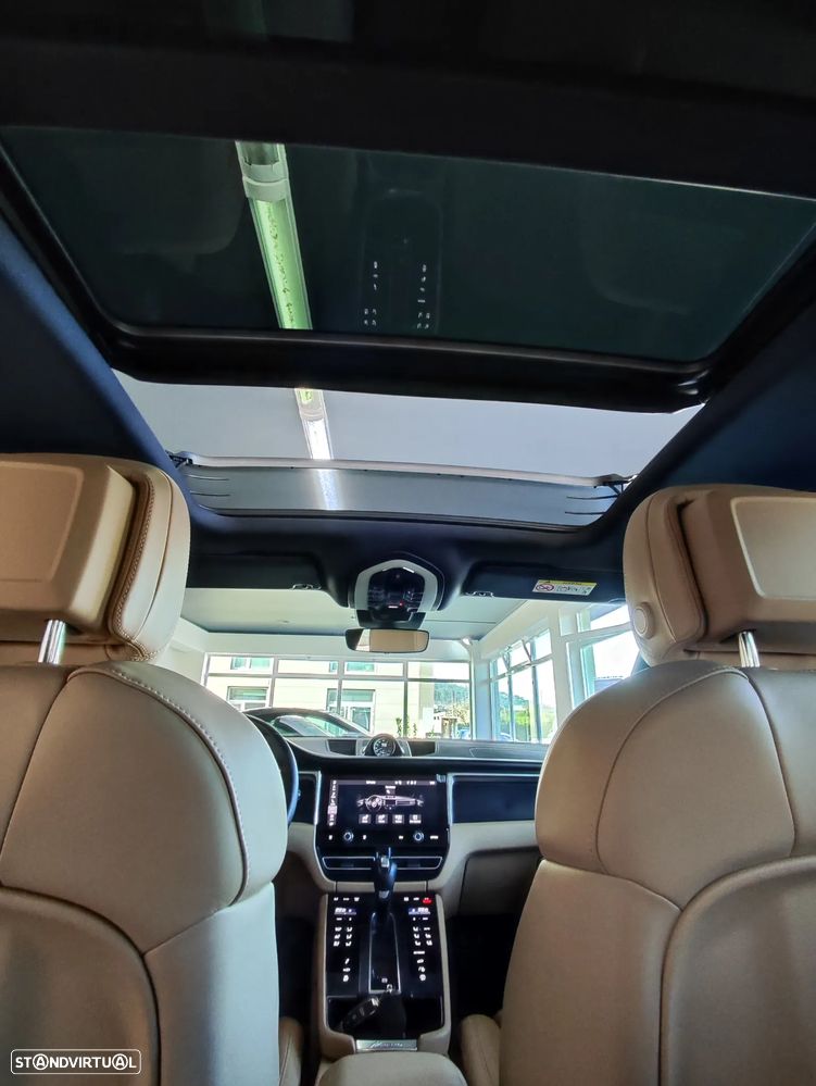 Porsche Macan T - 25