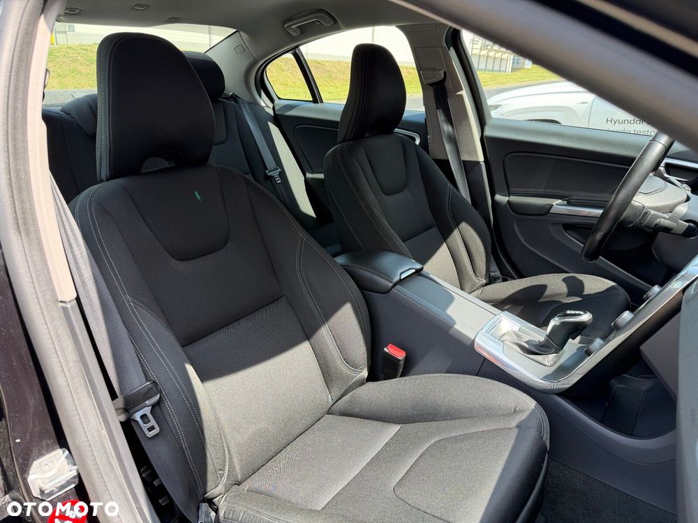 Volvo S60 T3 Drive-E Kinetic - 25