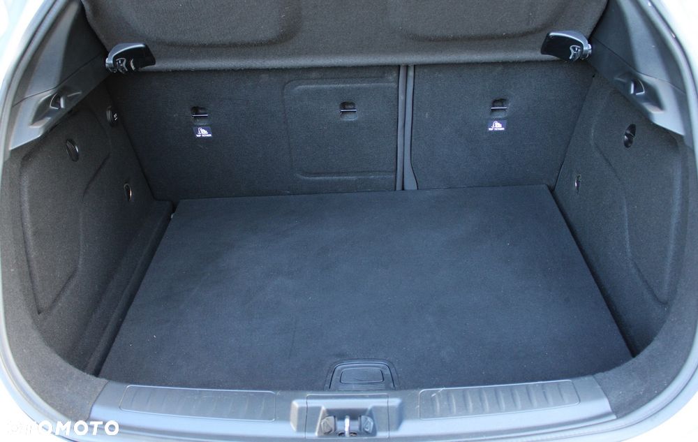 Infiniti Q30 - 23