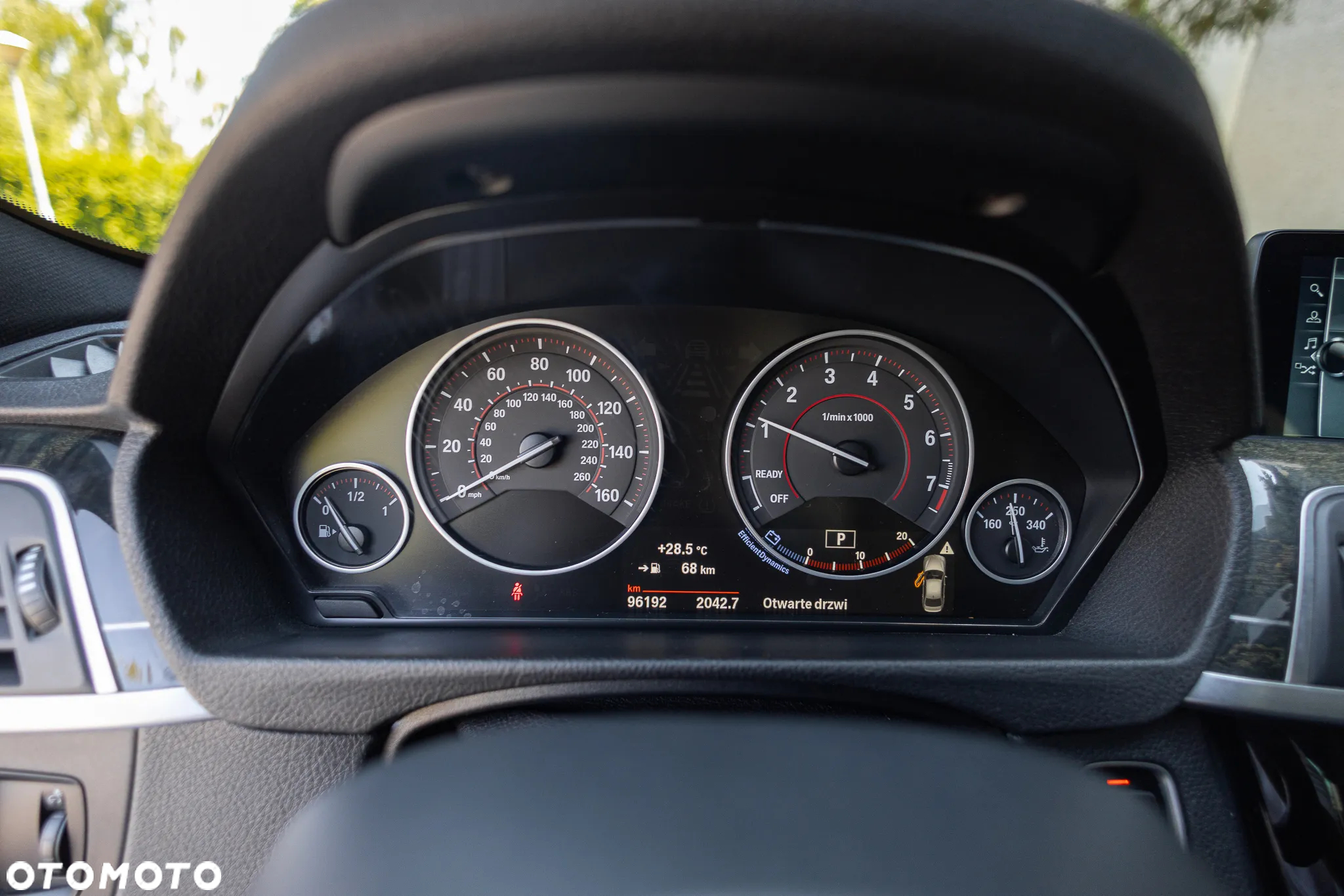 BMW Seria 3 330i xDrive - 38