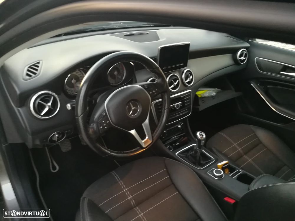 Mercedes-Benz 180 - 2