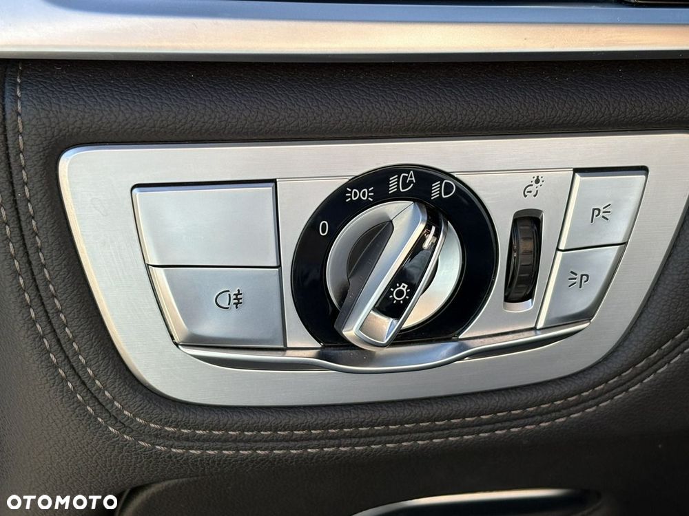 BMW Seria 7 - 28