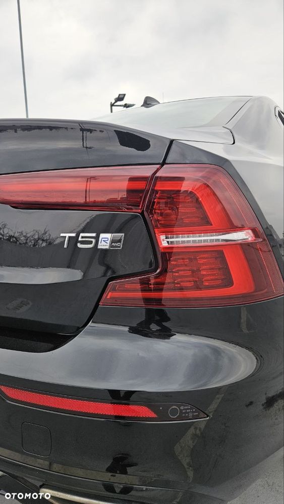 Volvo S60 T5 AWD R-Design - 6