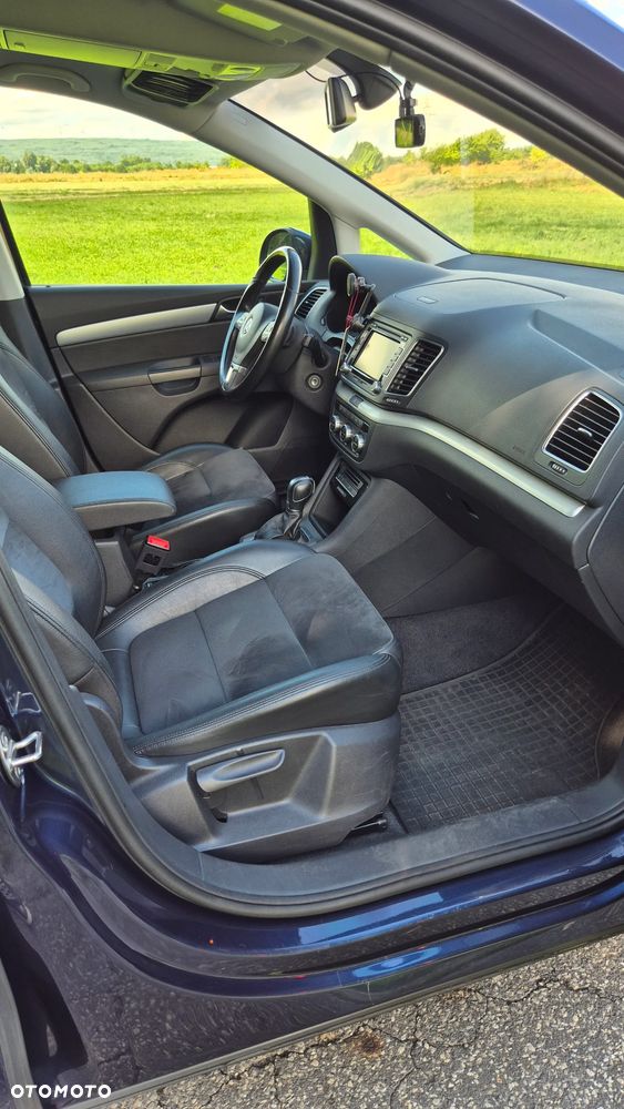Volkswagen Sharan 2.0 TDI DSG BlueMotion Technology Highline - 23