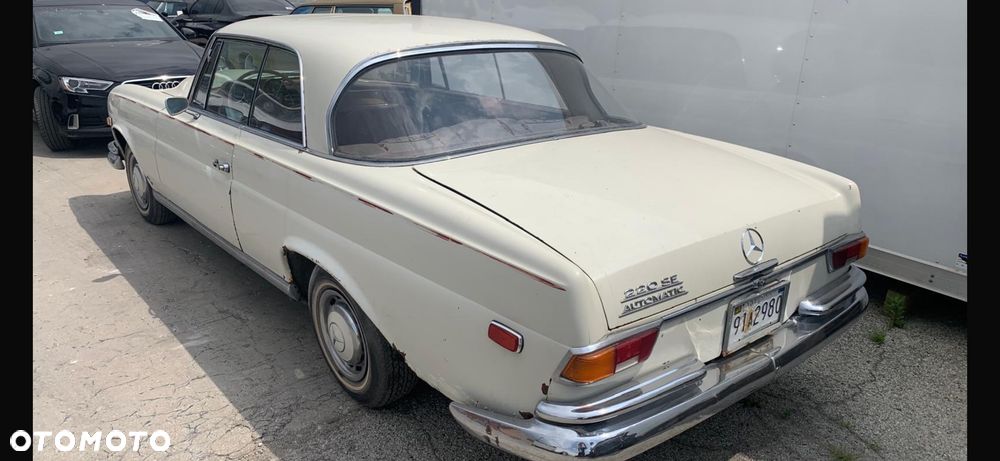 Mercedes-Benz W111 - 3