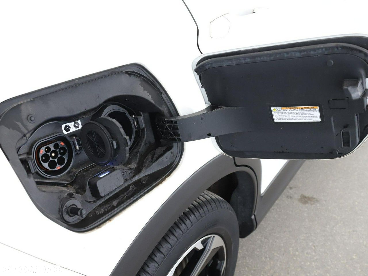 Mitsubishi Eclipse Cross Plug-In Hybrid 4WD Basis - 37