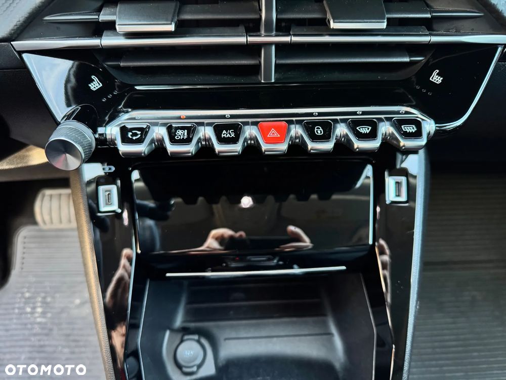 Peugeot 2008 PureTech 130 EAT8 Allure - 21