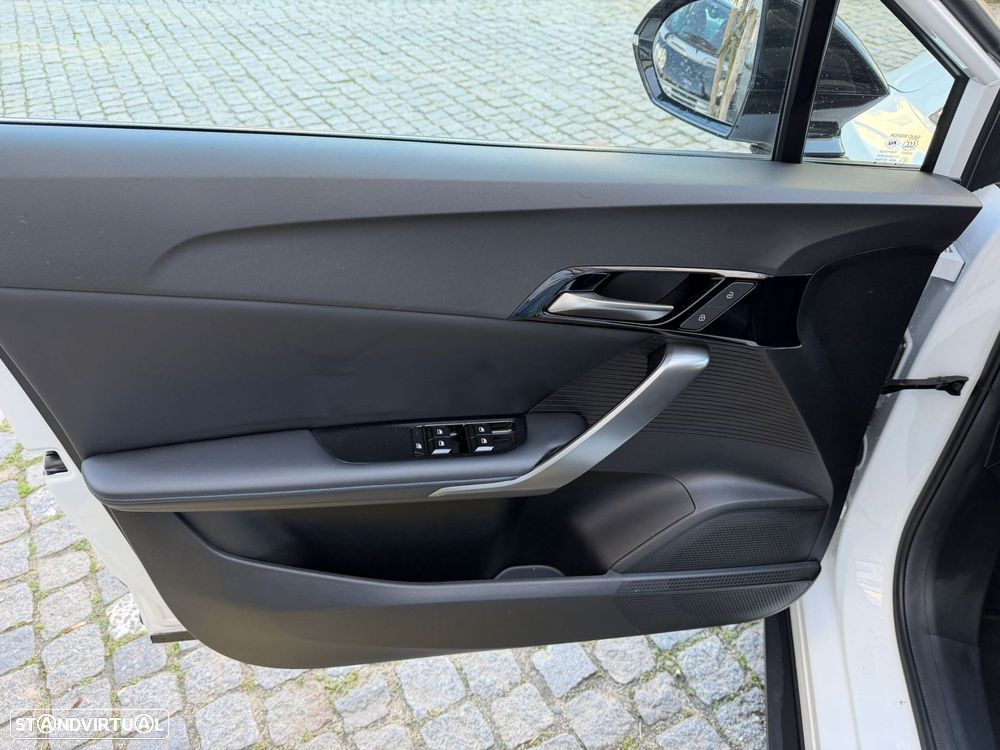 MG MG4 64 kWh Luxury - 30