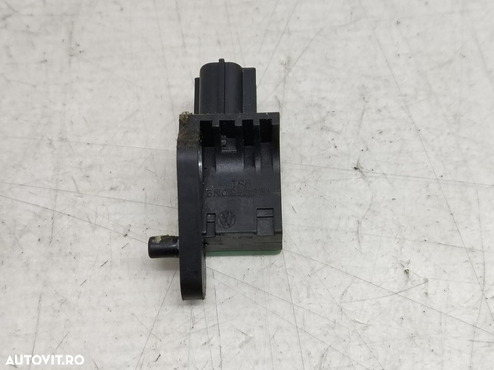Senzor impact 5n0959351b Volkswagen VW Passat B7 [2010 - 2015] 2.0 td - 1