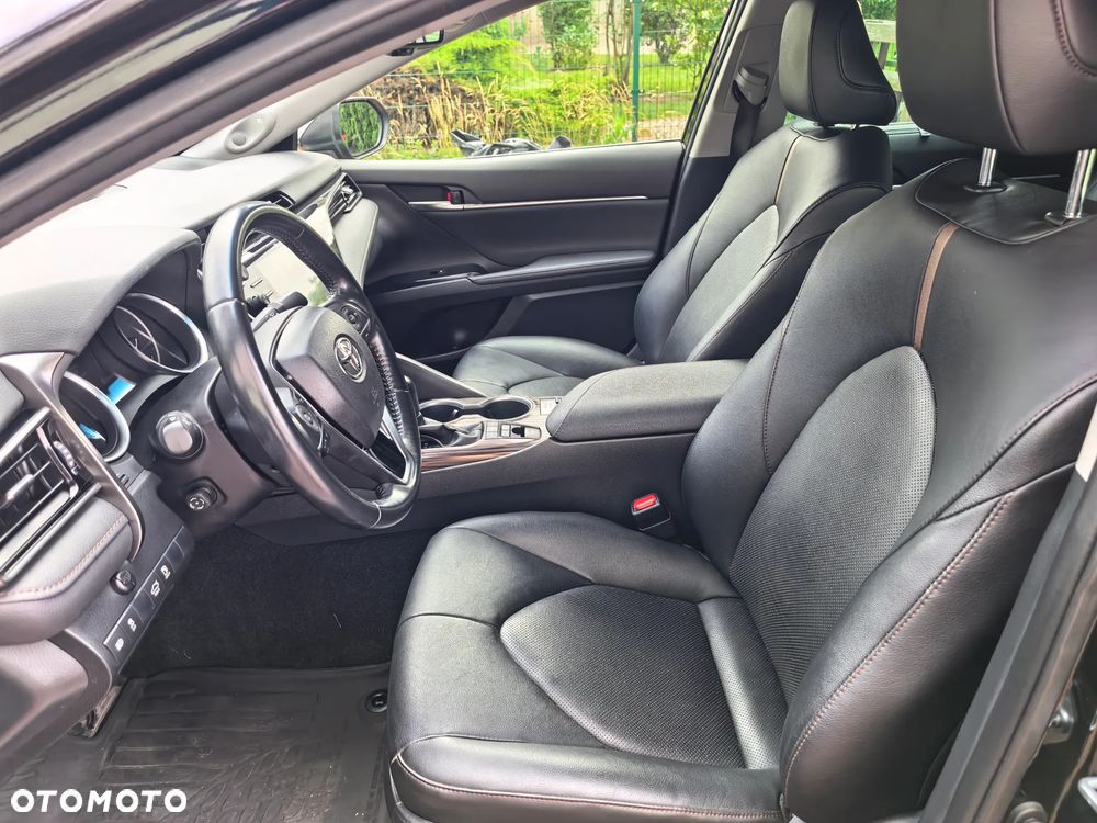 Toyota Camry 2.5 Hybrid Executive CVT - 11