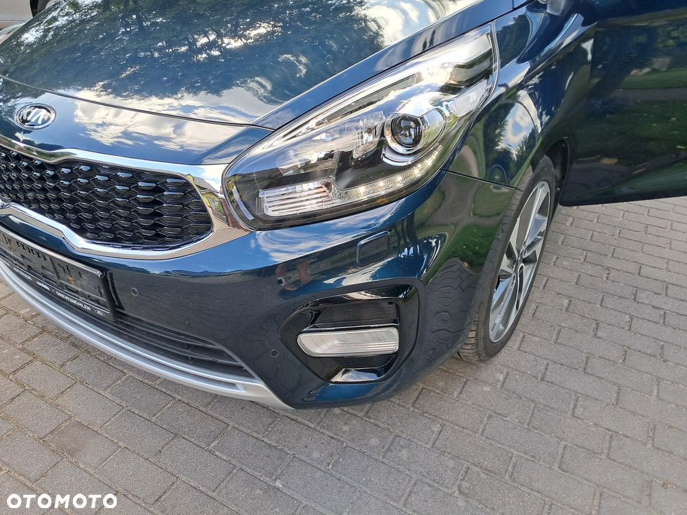 Kia Carens 1.7 CRDi Business Line 7os 7DCT - 17