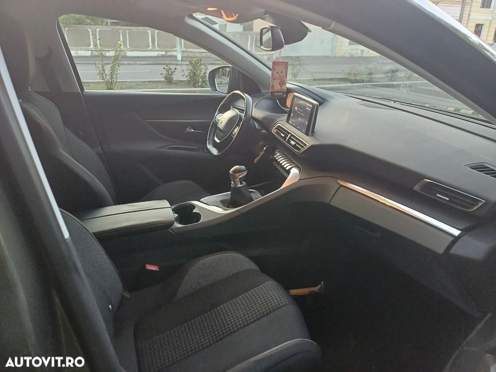 Peugeot 3008 1.2 PureTech Turbo S&S Access - 11