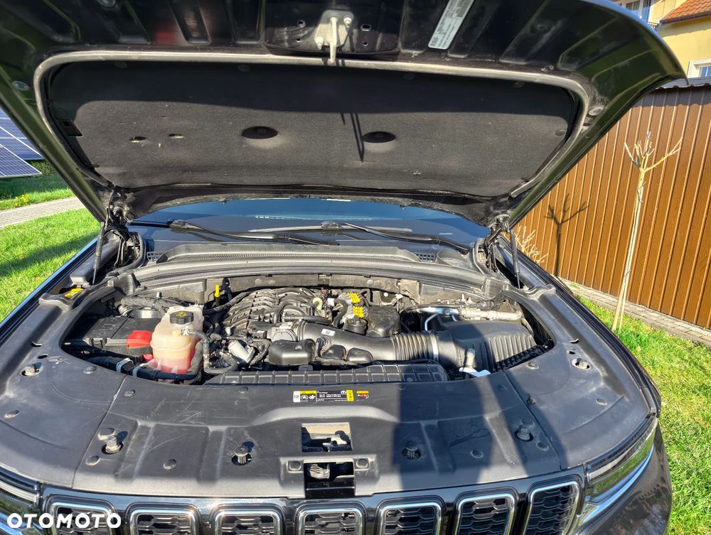 Jeep Grand Cherokee - 12