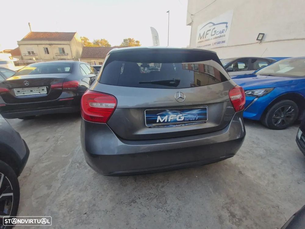 Mercedes-Benz A 200 - 4