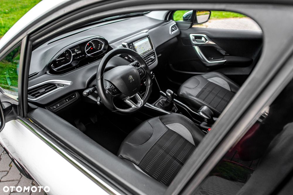 Peugeot 2008 1.6 VTi Style - 20