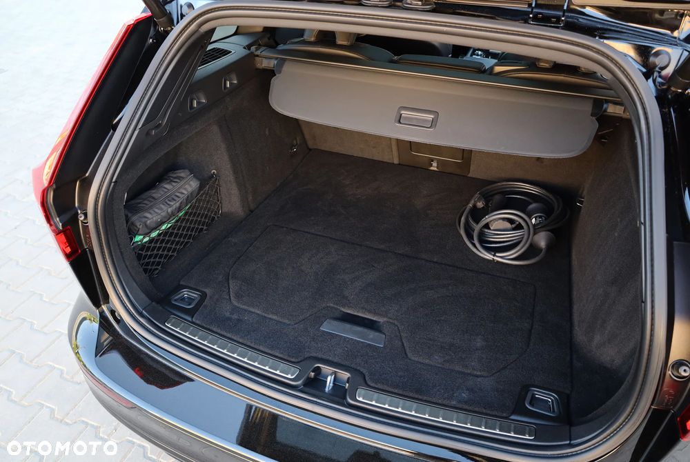 Volvo V60 T8 AWD Twin Engine Geartronic R-Design - 32