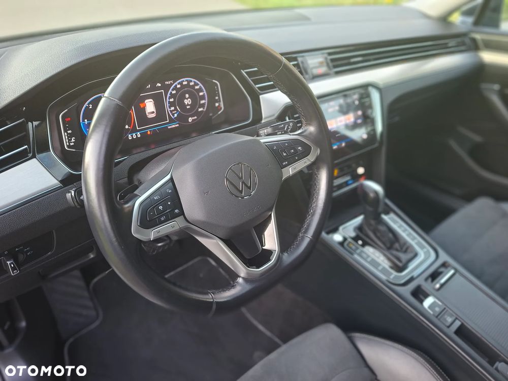 Volkswagen Passat 2.0 TDI Elegance DSG - 25