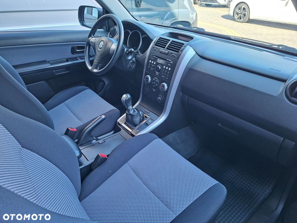 Suzuki Grand Vitara 1.6 - 13