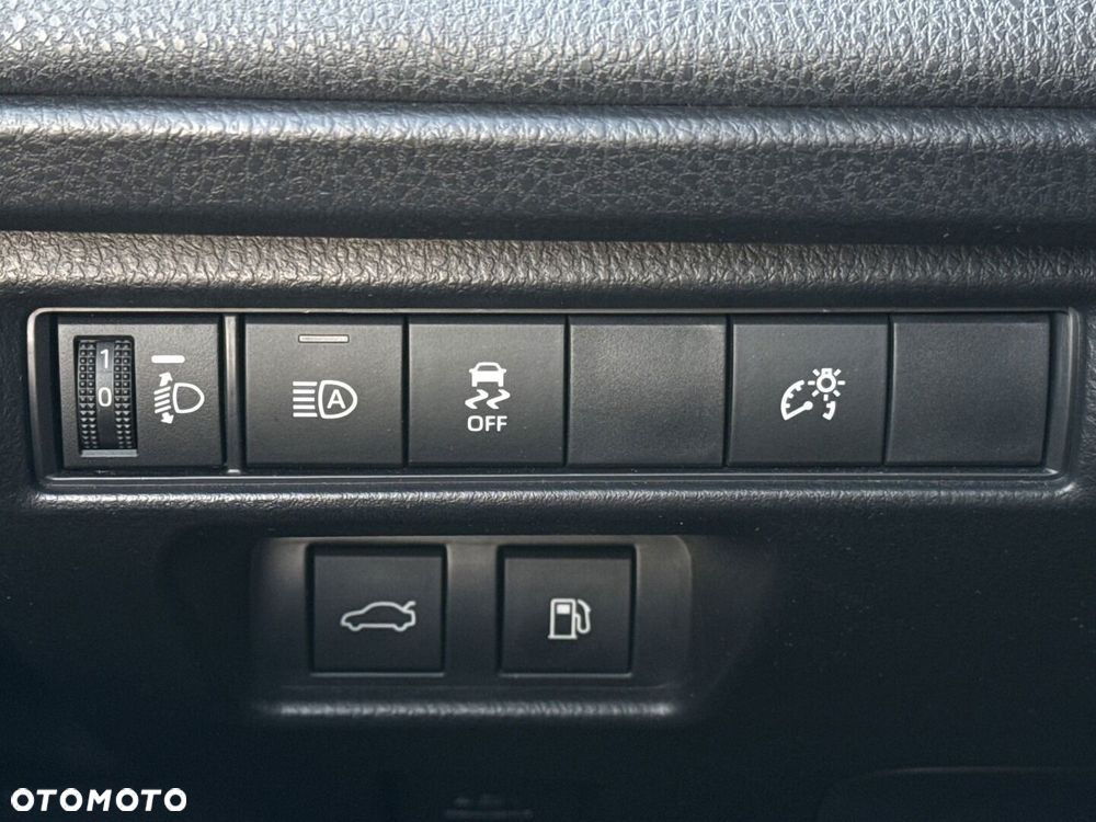 Toyota Camry - 20