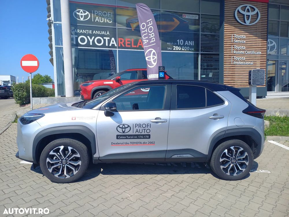 Toyota Yaris Cross 1.5 VVT-i HSD 4x4 Dynamic - 3
