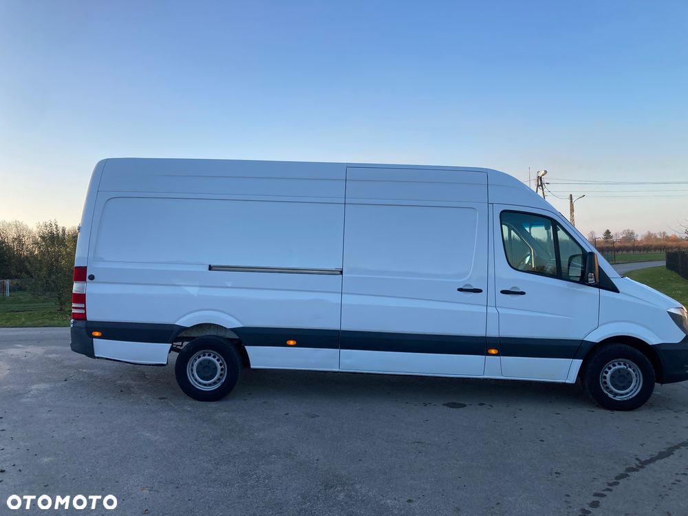 Mercedes-Benz Sprinter - 14