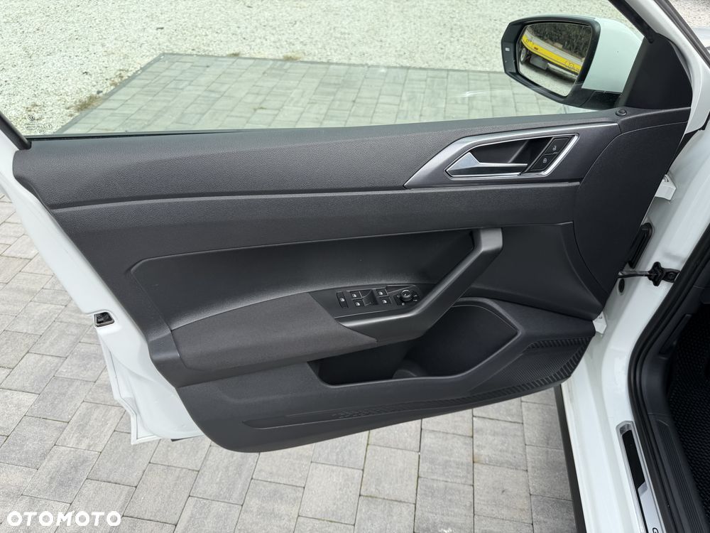 Volkswagen Polo - 12