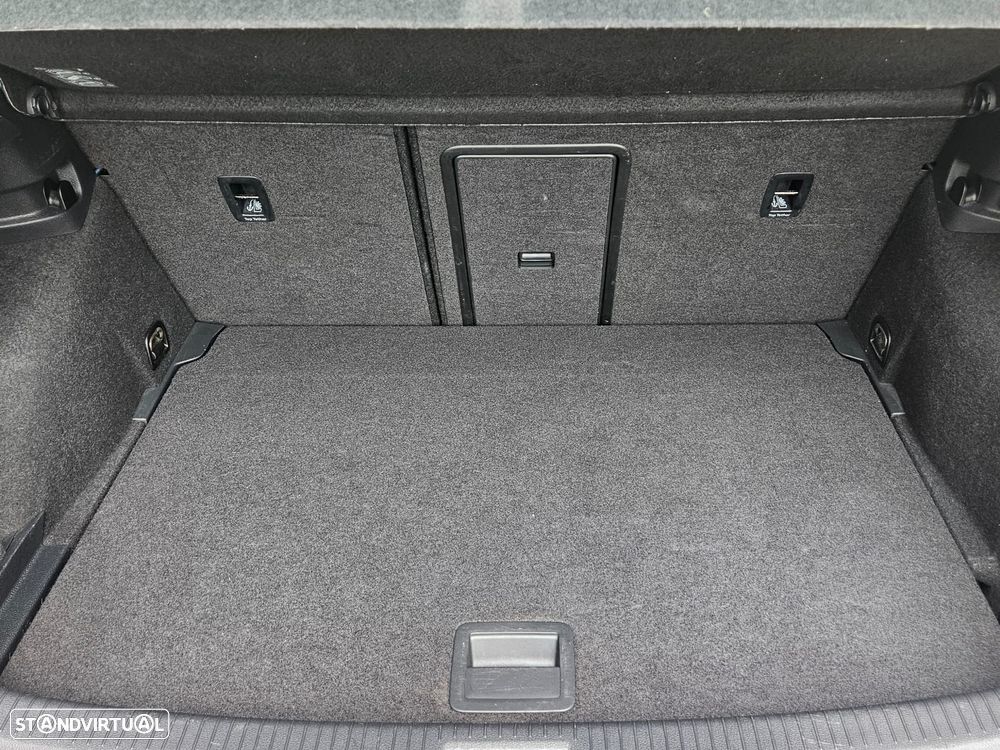 VW Golf 1.6 BlueTDI Cup - 32