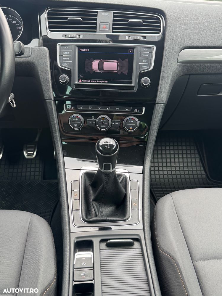 Volkswagen Golf - 8