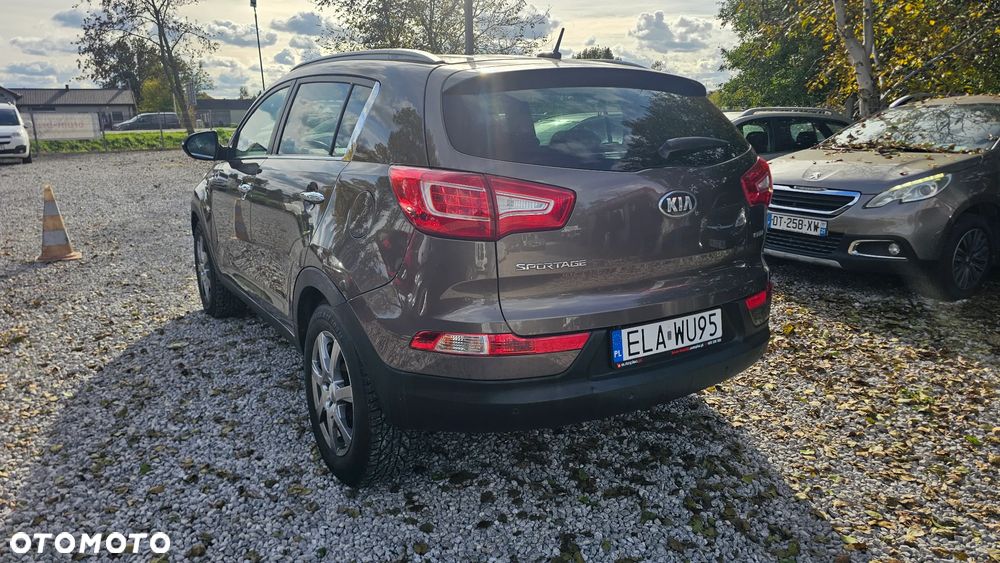 Kia Sportage 2.0 CRDI 4WD Automatik Dream-Team Edition - 4