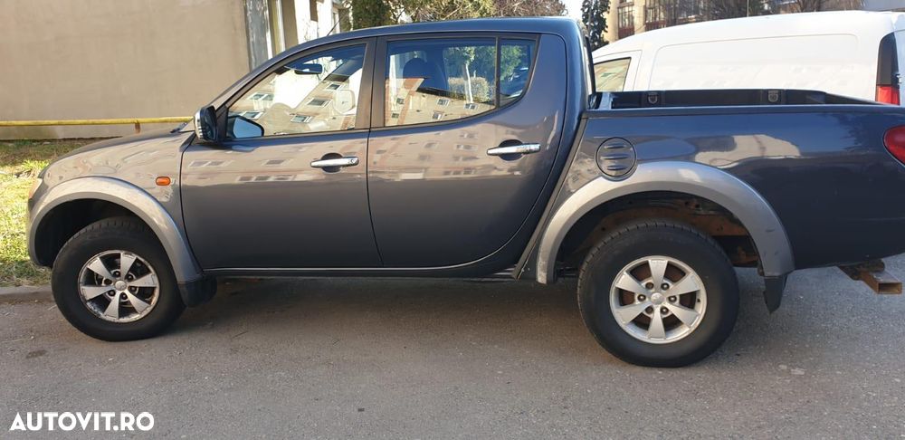 Mitsubishi L200 Double Cab 2.5 M/T Intense A89 - 2