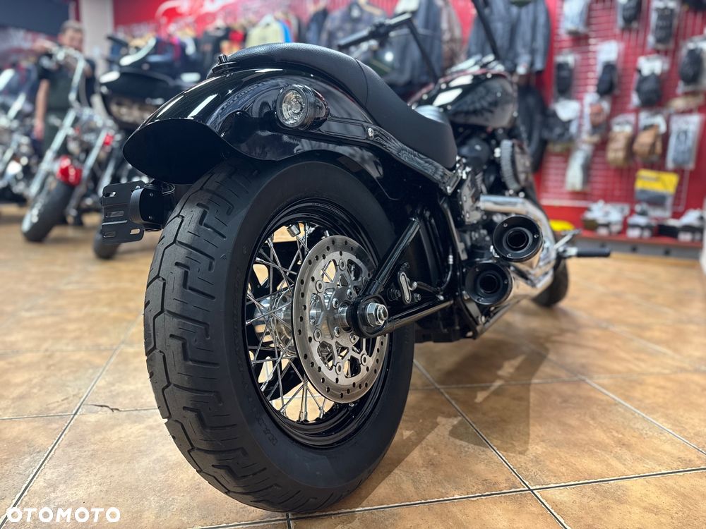 Harley-Davidson Softail Street Bob - 17