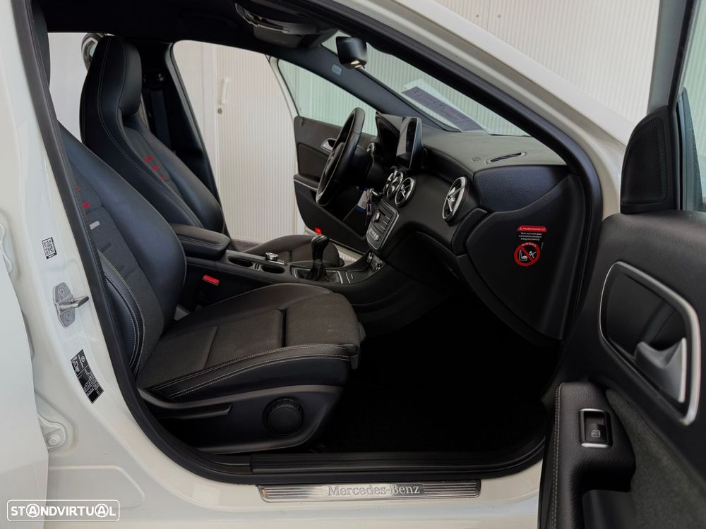 Mercedes-Benz A 180 d AMG Line - 25