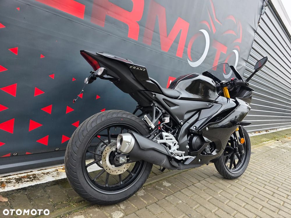 Yamaha YZF - 21