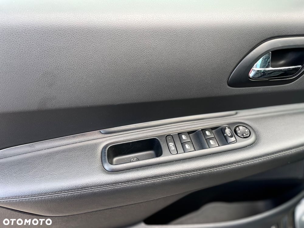 Peugeot 3008 2.0 HDi Allure - 20
