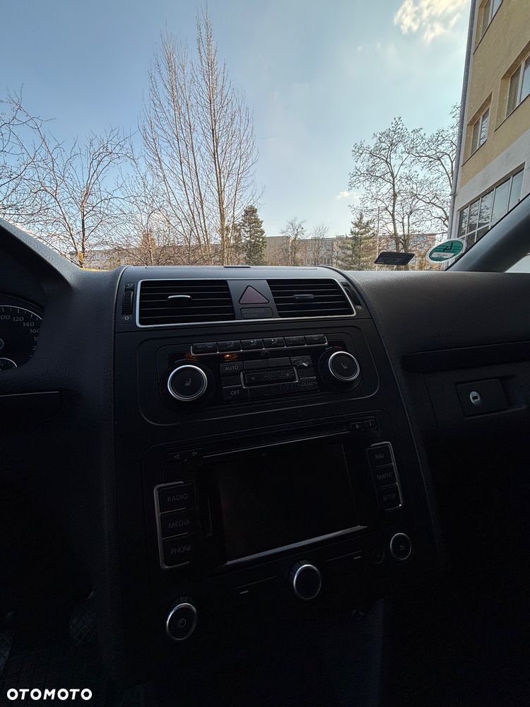 Volkswagen Touran - 17