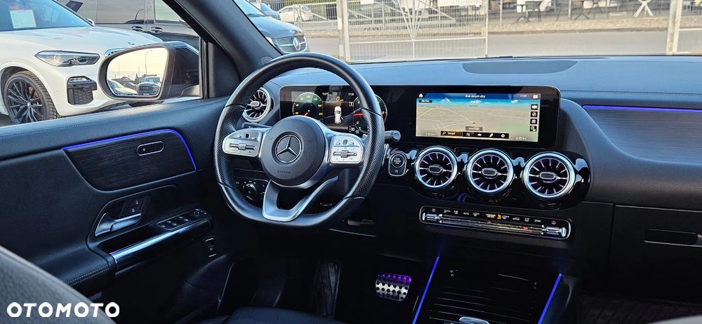 Mercedes-Benz GLA 200 d AMG Line - 17