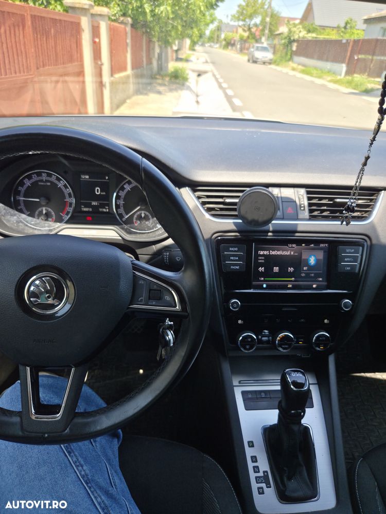 Skoda Octavia 1.6 TDI DSG Ambition - 1