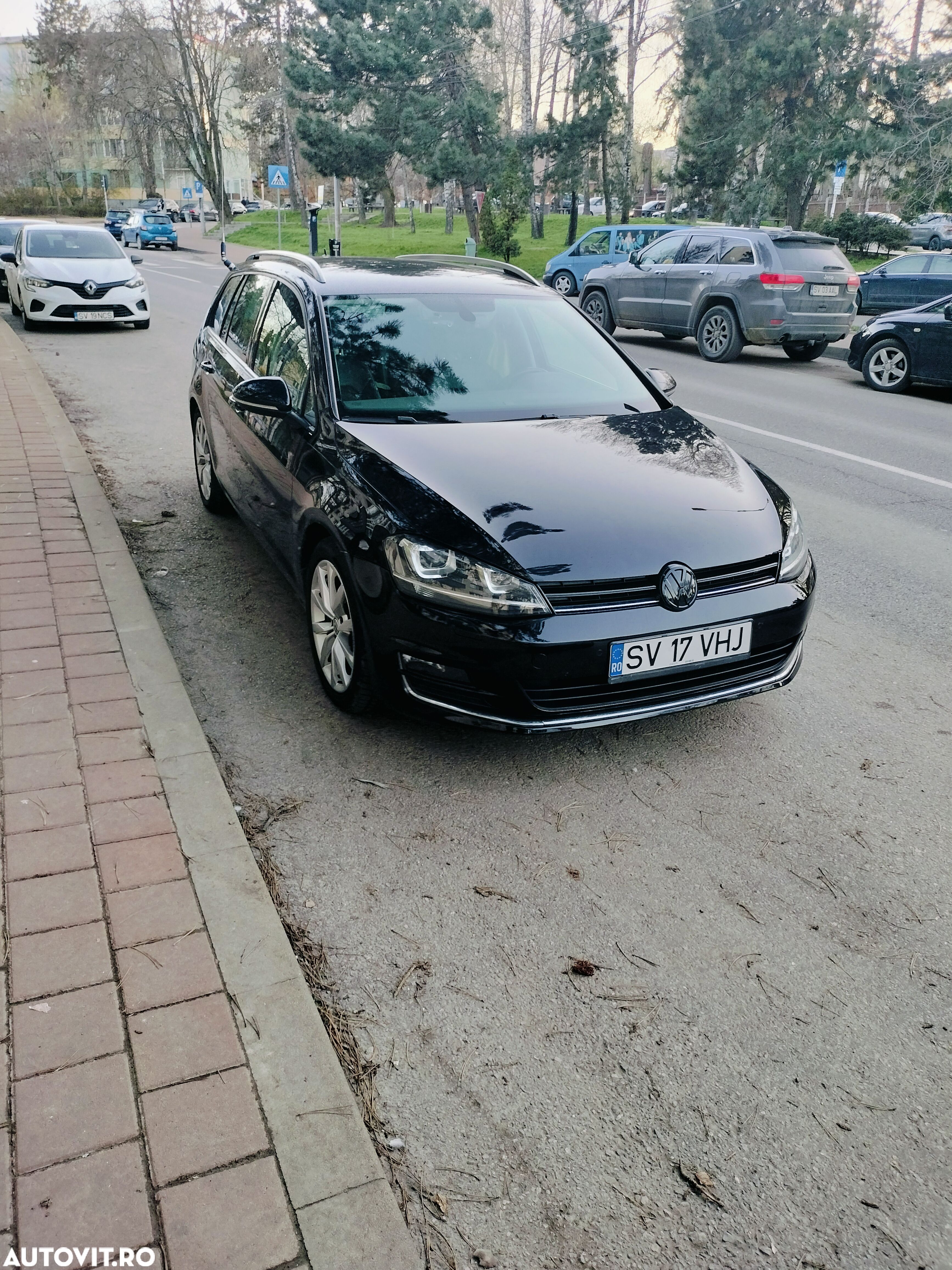 Volkswagen Golf - 1