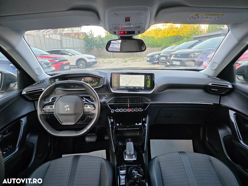 Peugeot 2008 PureTech 130 EAT8 GT - 21