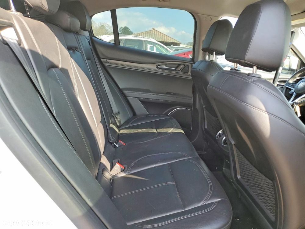 Alfa Romeo Stelvio 2.0 Turbo 16V AT8-Q4 Ti - 11