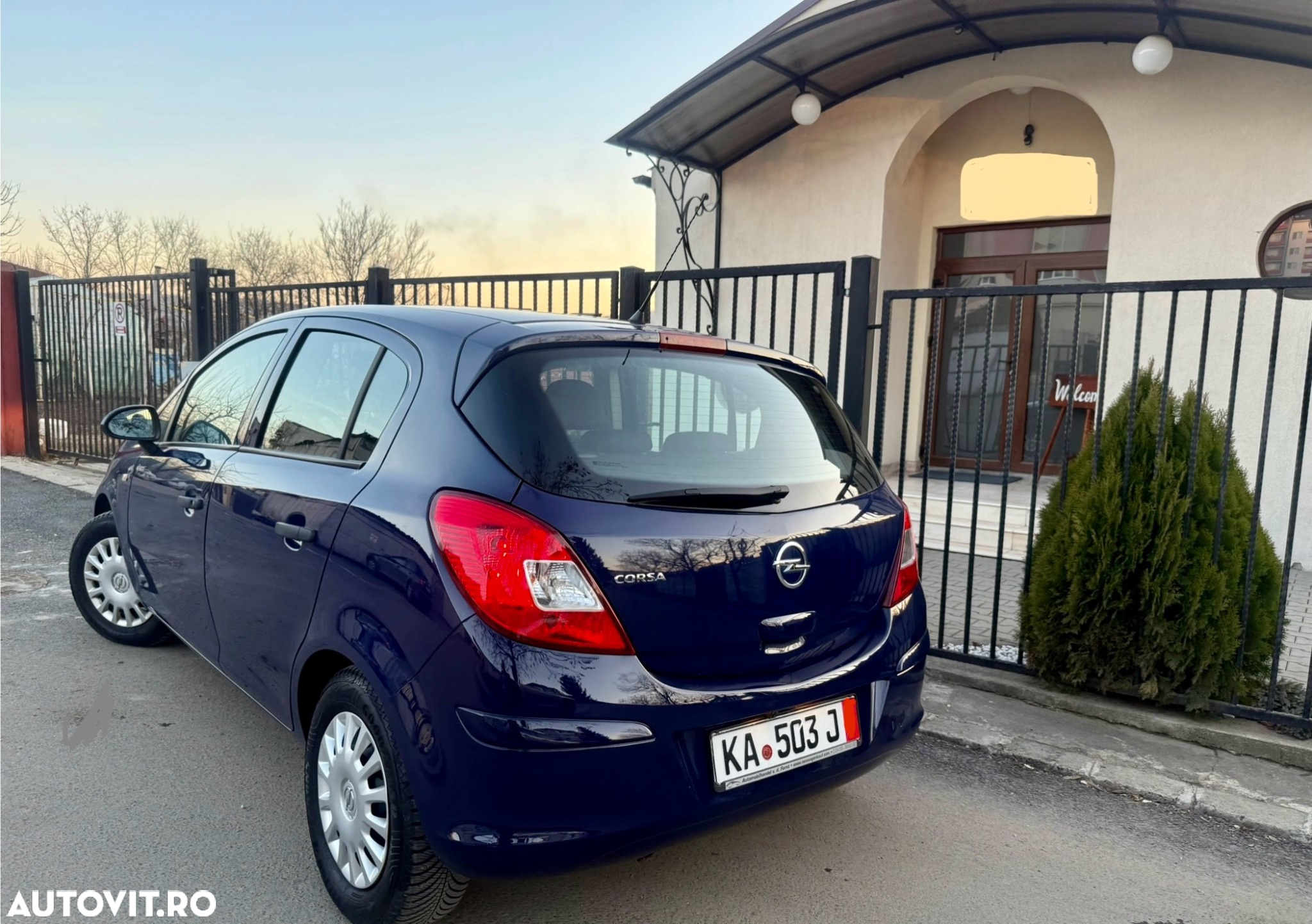 Opel Corsa 1.2 Enjoy - 4
