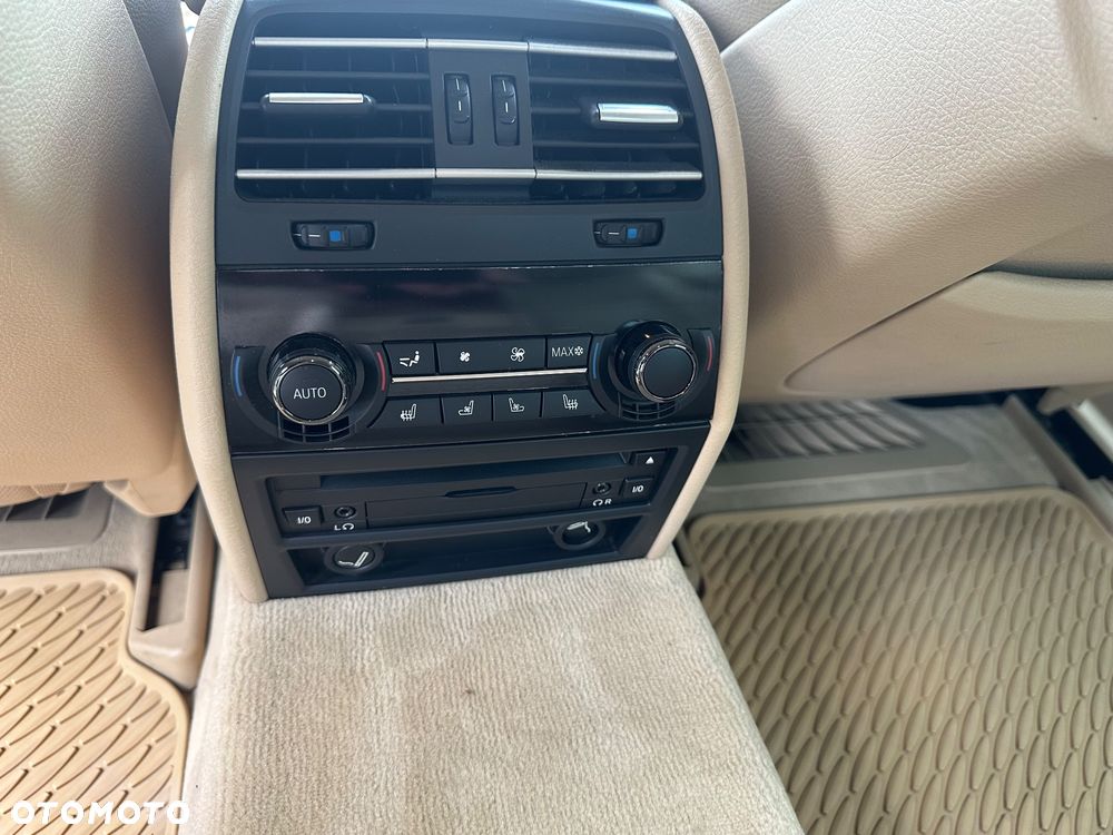 BMW Seria 7 750i L - 6