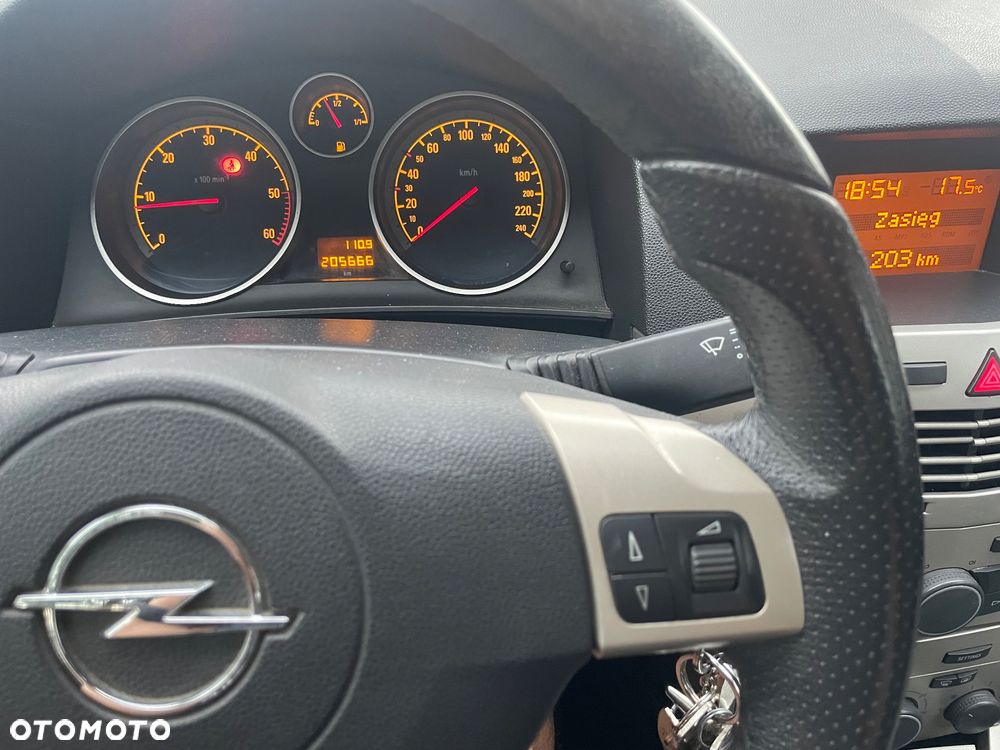 Opel Astra GTC 1.9 CDTI Cosmo - 11