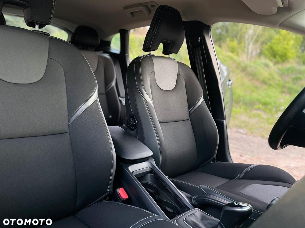 Volvo V40 D3 Geartronic - 29