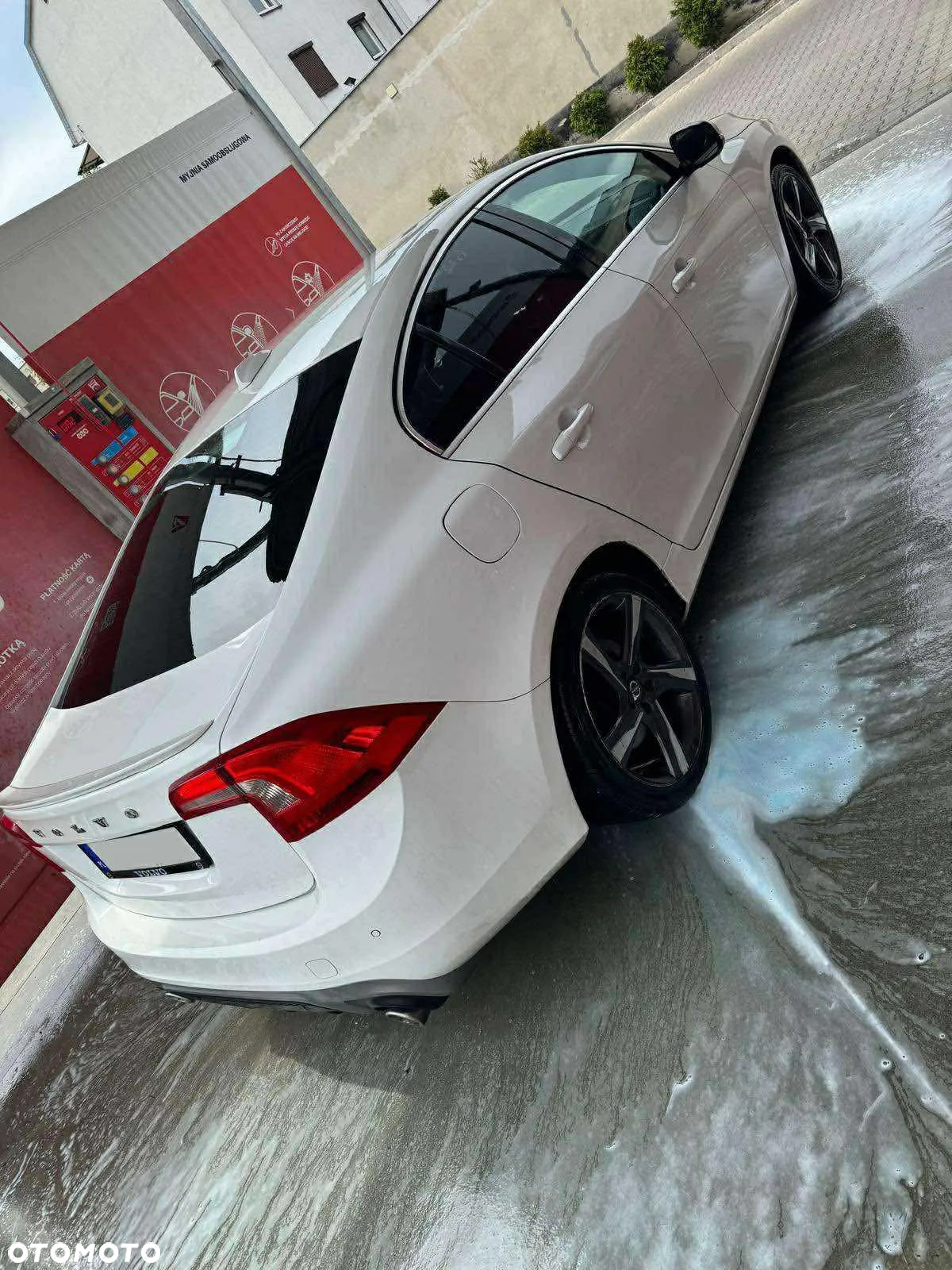 Volvo S60 D4 Drive-E Dynamic Edition (Kinetic) - 4