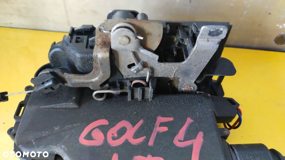 ZAMEK DRZWI LEWY TYŁ TYLNY VOLKSWAGEN GOLF 4 - 2
